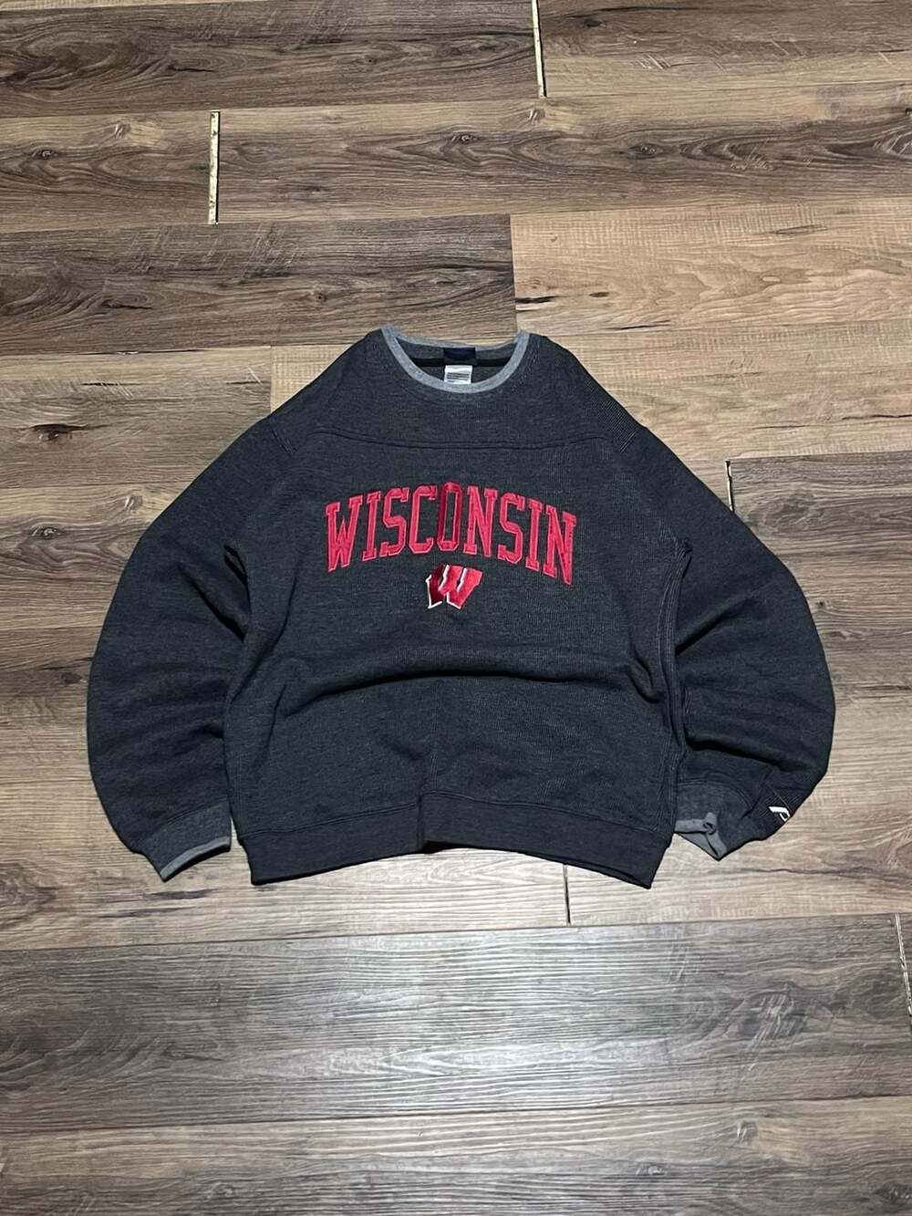 2000s Pro Player Wisconsin Badgers Sweatshirt Size M Gray NCAA Crewneck